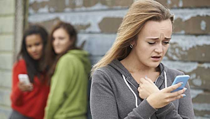 SİBER ZORBALIĞA UĞRAYAN BİRİNİ GÖRÜRSENİZ NE YAPMALISINIZ? 