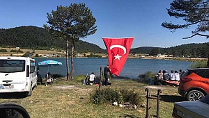 Vatandaşlar Bayramda Karagöl Yaylasına Akın Etti.