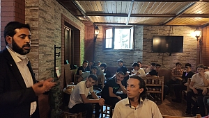 AGD’Lİ GENÇLER AYASOFYA’DA SABAH NAMAZINI KILDI! 