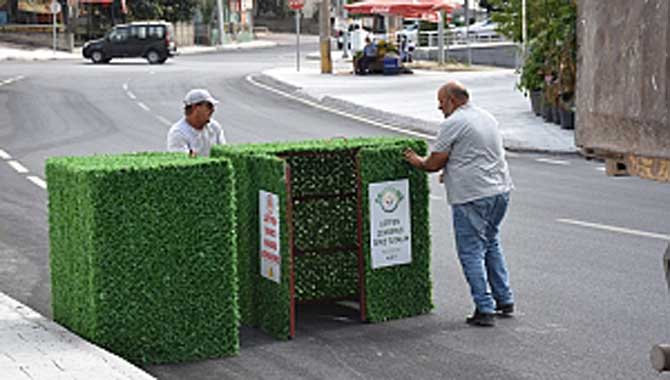 ERENLER DE ÇÖP KONTEYNERLERI SENTETİK ÇİM KAFES İLE GİYDİRİLİYOR