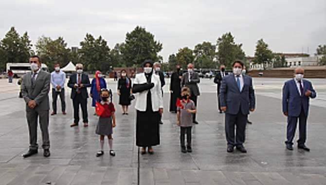 İlköğretim Haftası Çelenk Sunma Töreni 