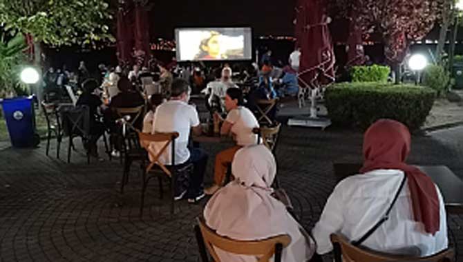 Sapanca’da Açık Hava Sinema Günlerine Büyük İlgi 