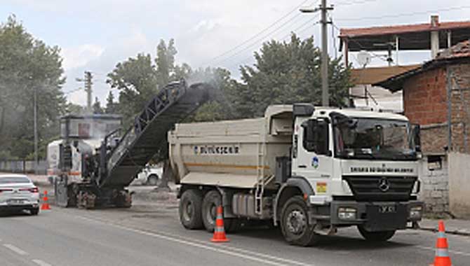 Yenilenen altyapı ve kaldırımların ardından sıra asfaltta 
