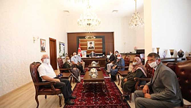 CHP, İhsaniye köyünün sorunlarının takipçisi. 