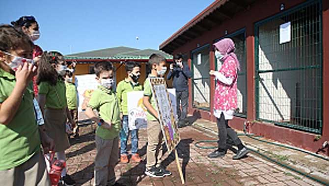 Miniklerden Hayvan Bakımevine anlamlı ziyaret 