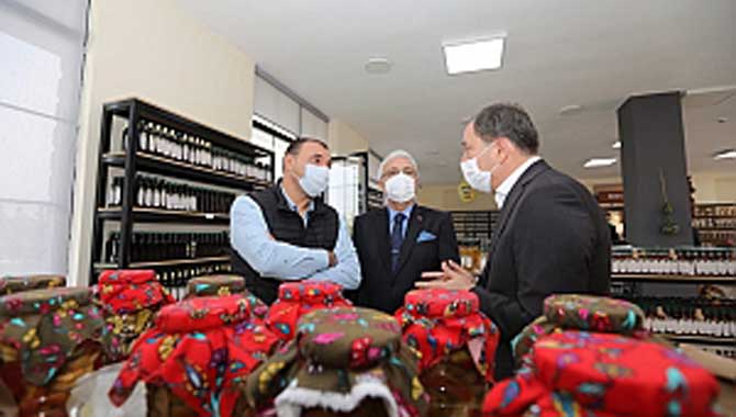 Vali Çetin Oktay Kaldırım Geyve İlçesinde Temaslarda Bulundu 