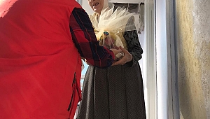 Yaşlı Destek Ekibi Her Cuma Onları Ziyaret Ediyor 