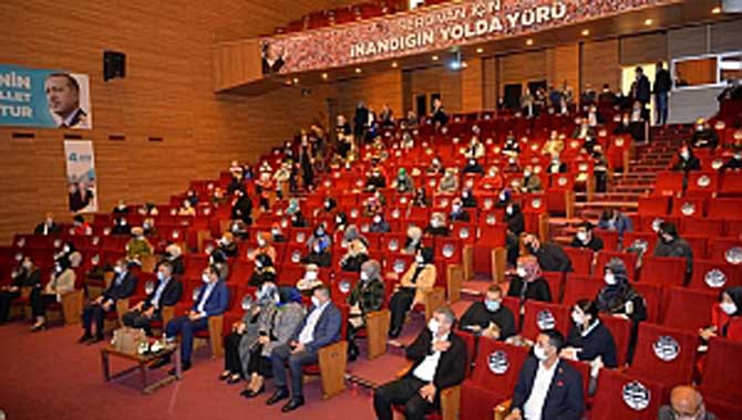 AK PARTİ SERDİVAN KADİN KOLLARINDA DEVİR TESLİM 