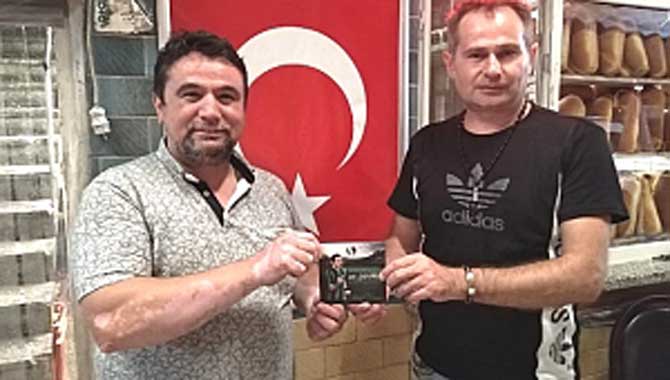 Akif Yener eskimiyen dostu Fahri Kuş'u ziyaret etti...