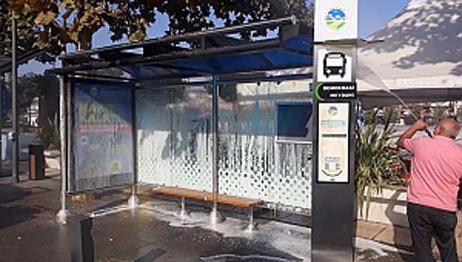 Duraklar dezenfekte ediliyor 