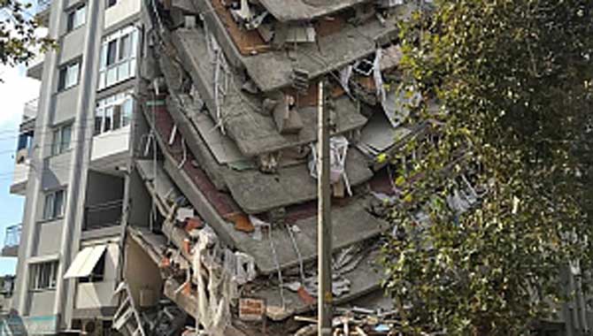 SUBÜ Heyeti İzmir’de 