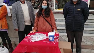 CHP İLÇE ÖRGÜTÜ HALKA MASKE DAĞITTI
