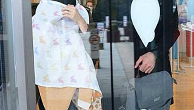 Kenan İmirzalıoğlu ve Sinem Kobal, Lalin'i kontrole götürdü