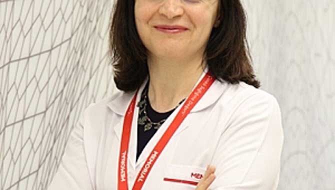 KORONAVİRÜS SAÇLARI DÖKEBİLİYOR