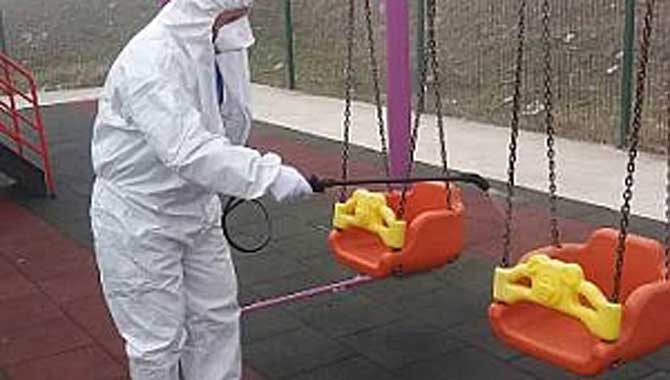 Parklar Yenileniyor, Dezenfekte Ediliyor