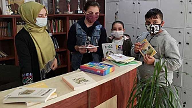 ANADOLU MEKTEBİ YAZAR OKUMALARI