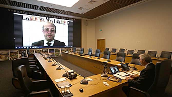  Bu ülkenin geleceği sizlersiniz.