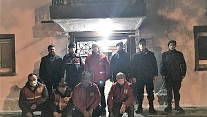 Gece nöbetindeki görevlilere ikramlarda bulundu