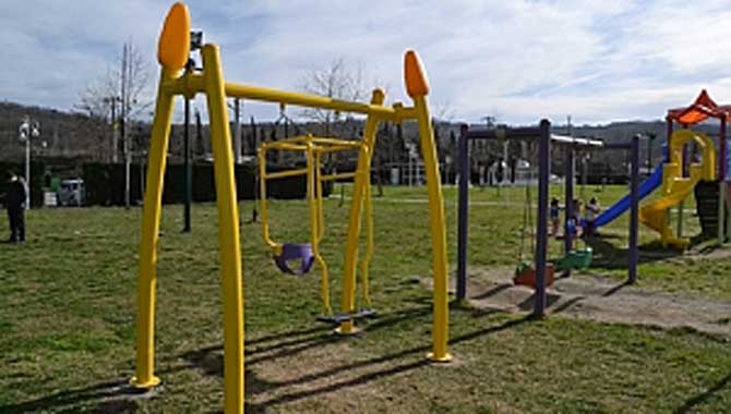 Anne-Bebek Salıncağı