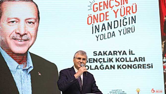 Başkan Yüce kongrede konuştu