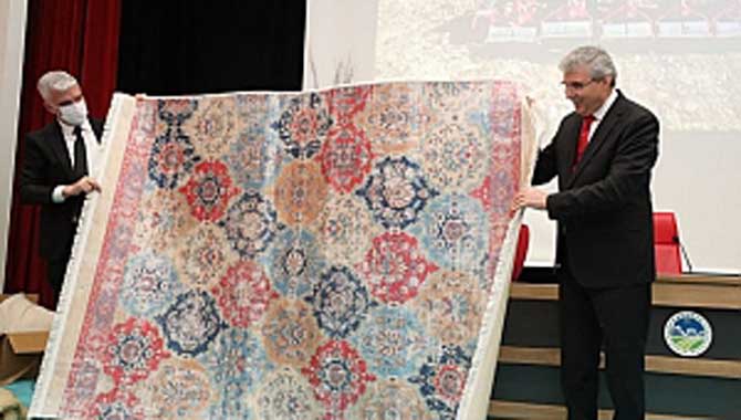 Başkan Yüce tek tek tanıttı