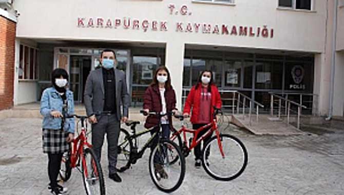 Bilgi Yarışması Ödülleri Verildi