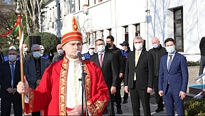 Büyükelçi Hazar İbrahim Mehteranla gururlandı...
