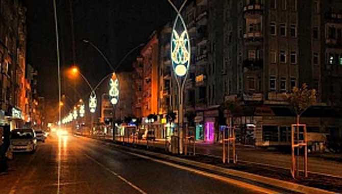 Karasu Işıklarla Renklendirildi