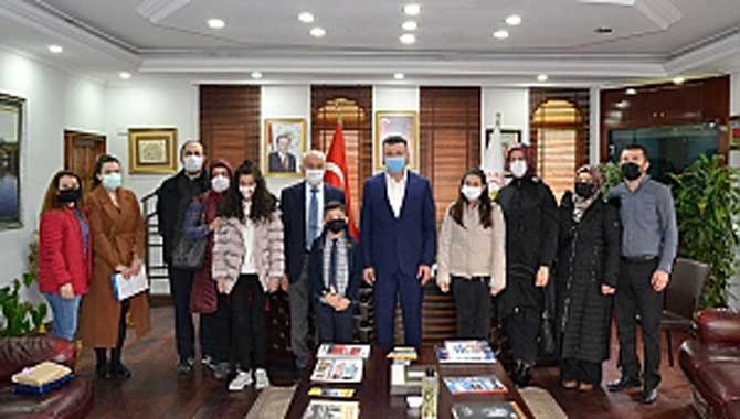 Ne mutlu ki böyle bir nesile sahibiz 