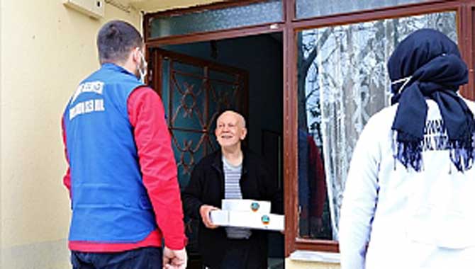 Yaşlı Destek Çalışanları Her An Onlarla