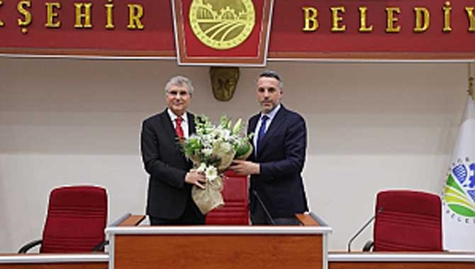 Yükü omuzlamaya gönül verdik