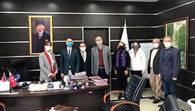 14 MART’I SAĞLIK ÇALIŞANLARIYLA BİRLİKTE KUTLADI