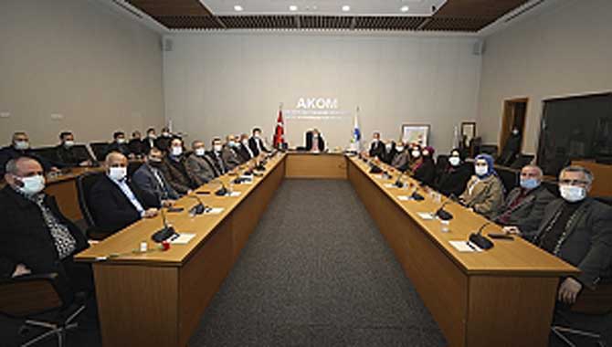 “Akyazı’ya hizmetler 2021 yılında artarak devam edecek”