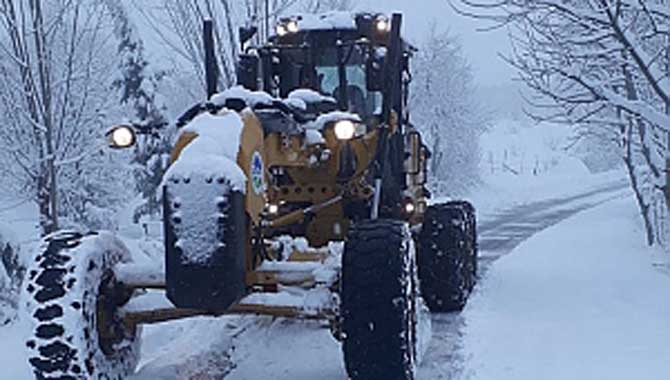 Büyükşehir karla mücadele çalışmalarını sürdürüyor
