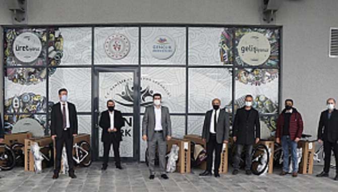 Her Şey Gençlerimiz İçin