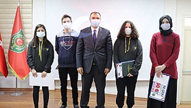 “İSTİKLÂLDEN İSTİKBALE ŞEHİTLİK VE GAZİLİK” ADLI ŞİİR YARIŞMASI SONUÇLANDI