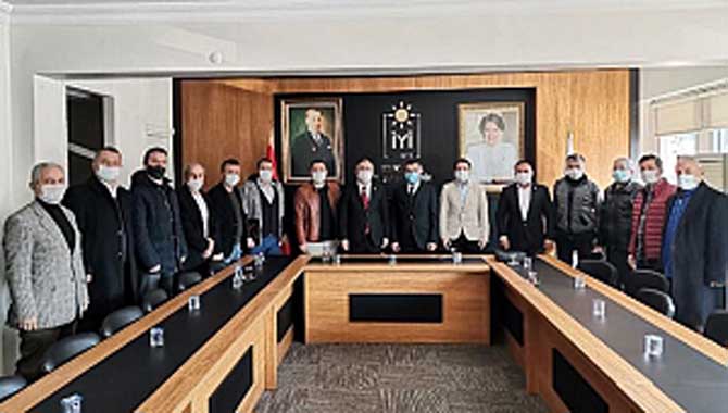 İYİ Parti Adapazarı İlçe Başkanlığı'na Deva Partisinden ziyaret 