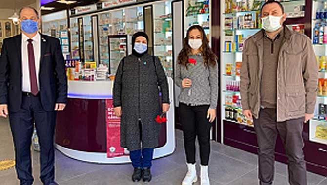 Özdemir, özveriyle çalışan kadın sağlık personellerini ziyaret etti