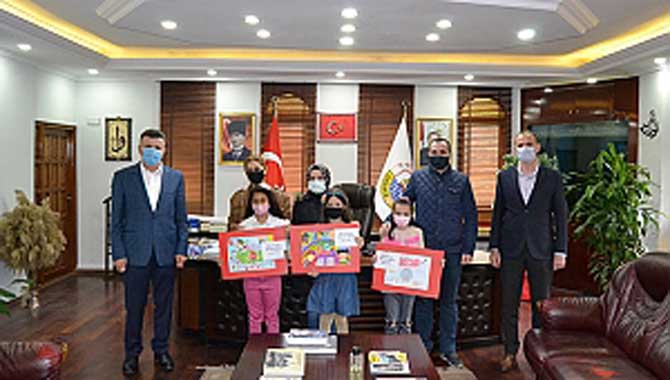 Başkan Özen Dereceye Girenlere Ödüllerini Verdi