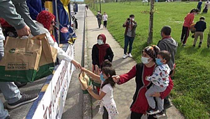 Durmuş’tan Evlerindeki Çocuklara Oyuncak Hediyesi