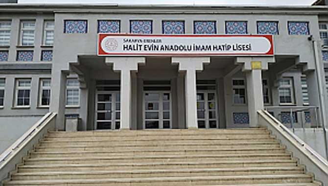 Halit Evin LİSESİ Proje Okulu oldu