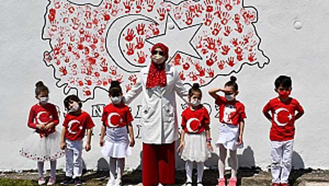 Minik Öğrencilerle 23 Nisan Provası