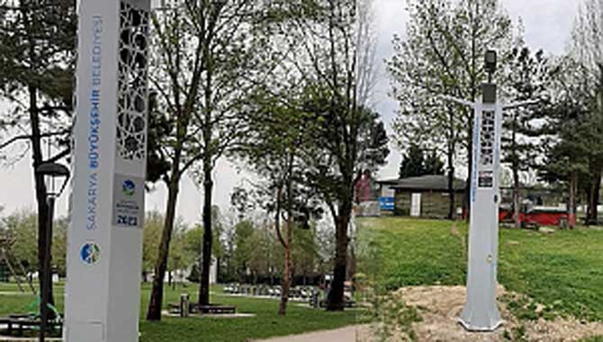 Park ve meydanlara sinek kontrol noktaları