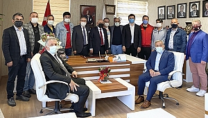 Sakaryaspor Alt yapı antrenörlerinden tebrik ziyareti. 