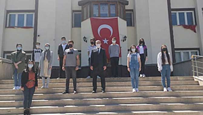 19 Mayıs Çelenk Sunumu Yapıldı