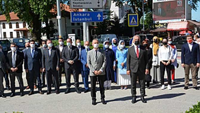 19 MAYIS TÖRENLE KUTLANDI 