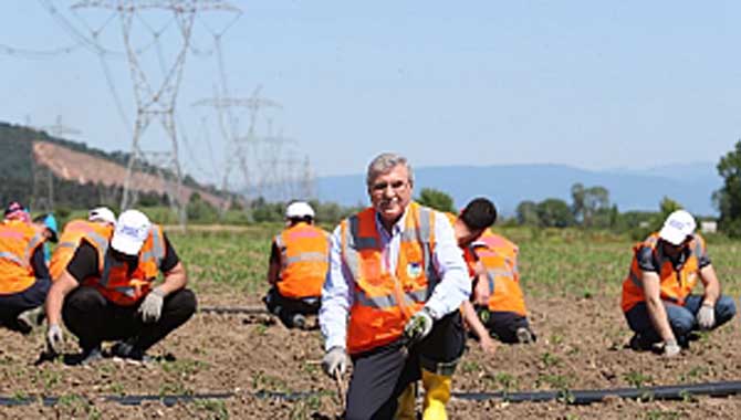 Ata Tohumları toprakla buluşturuldu