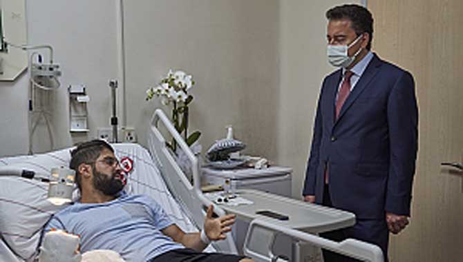 BABACAN SALDIRIYA UĞRAYAN DOKTORU ZİYARET ETTİ