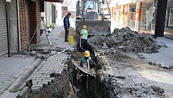 Büyükşehir Semerciler Mahallesi’nde altyapı çalışmalarını başlattı 