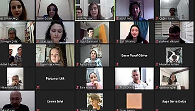 Mithatpaşa’da mezunlar sınava hazırlanan öğrencilerle buluştu